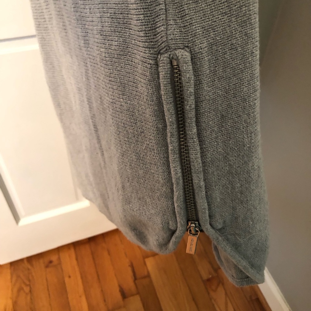 Michael Kors women’s gray sweater size medium 29 inches from shoulder to bottom. - Picture 4 of 7